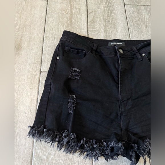 Fire & Rain Black Jeans Cut Off Shorts Size 9 - Picture 2 of 8